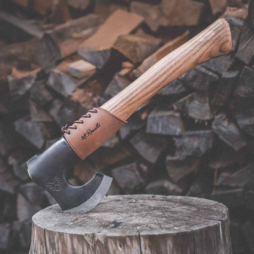 Roselli's Finnish handmade Overstrike Guard for protecting the axe. Made out of dark vegetable leather.