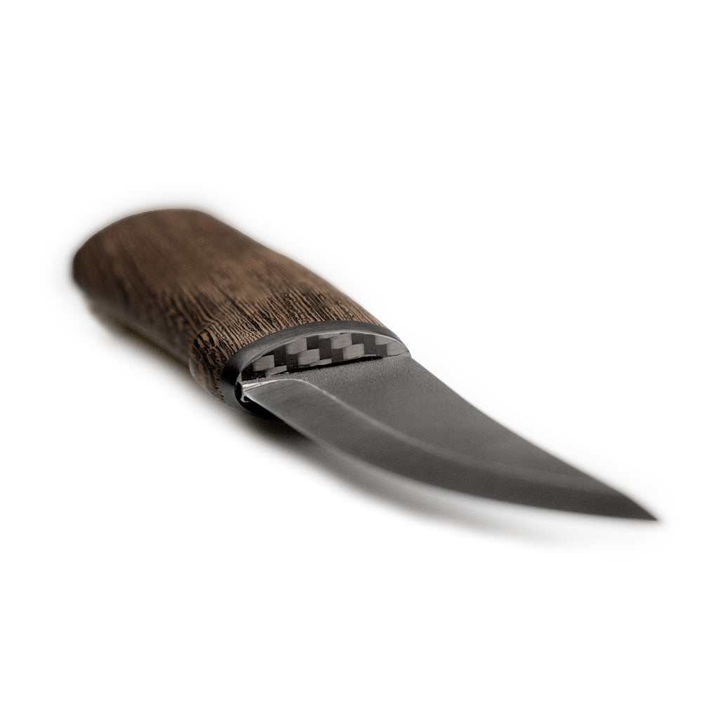 Roselli's Finnish handmade black edition hunting knife of carbon steel, comes with a handle of wenge tree and a sheath of black leather. 